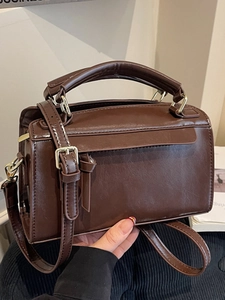 Sac à Main en Cuir PU Rétro pour Femmes Petit Sac à Bandoulière Carré Vintage Avec Bandoulière Réglable Quincaillerie Dorée Sac Quotidien Élégant