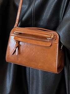 Sac oreiller chic en cuir PU marron caramel avec poignée et bandoulière pour femme