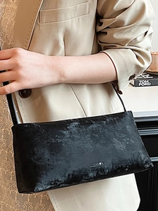 Minimalist black rectangle underarm bag with vintage texture leather for women