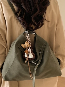 Sac cabas rétro vert foncé avec breloque cœur léopard et nœud en peluche pour femmes