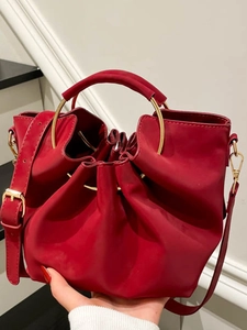 Sac Nuage Plissé pour Femmes Sac à Main en Cuir PU Avec Poignée en Métal Doré Sac Bandoulière Polyvalent Quotidien