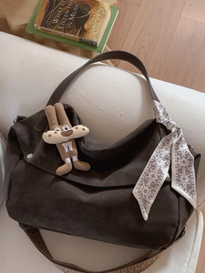 Fashion Large Capacity Women PU Leather Tote Bag Urban Minimalist Shoulder Bag With Scarf And Cartoon Pendant Daily Travel Office Retro Bag