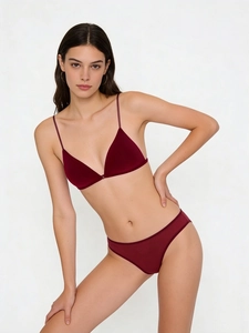 Conjunto de sujetador de triángulo rojo vino de estilo francés con tirantes finos y braga sin costuras