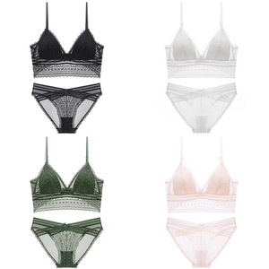 Détails de l'ensemble lingerie en dentelle avec bonnets triangle en quatre couleurs