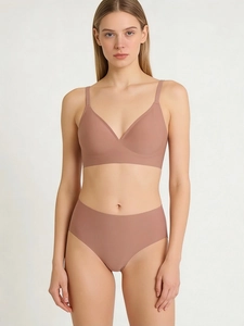 Seamless V-neck wireless bra and high-waist panty set in elegant grey-pink fabric