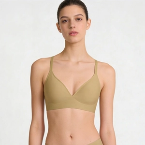 Seamless wireless camel bra for women with thin straps and supportive nude-feel design