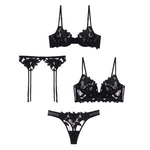 Elegantes 4-teiliges schwarzes Spitzen-Dessous-Set mit Stickerei und Strapsgürtel