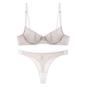 Französisches Wimpernspitze-Dessous-Set mit Bügel-BH und passendem Tanga in Elfenbein