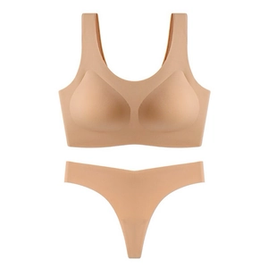 Ensemble lingerie sans couture beige avec soutien-gorge sans armature et string