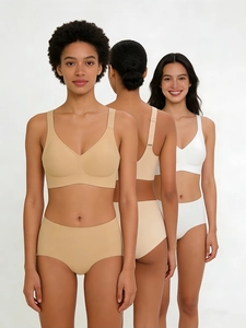 Détail d'ensembles de lingerie sans couture beige et blanc avec larges bretelles