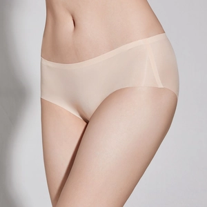 Seamless cooling ice silk panties for women in nude color with ultra-thin breathable fabric