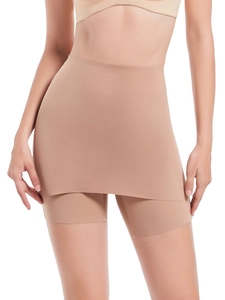 Détail du short sculptant taille haute sans couture avec contrôle du ventre et gainant