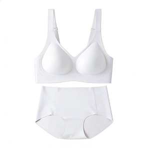 Ensemble de lingerie blanc sans couture avec larges bretelles et culotte à taille haute