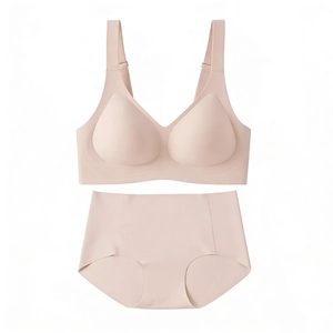 Ensemble de soutien-gorge sans couture avec maintien gel et larges bretelles couleur chair