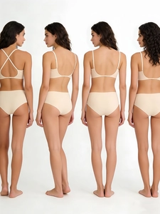 Détails de l'ensemble lingerie sans couture avec quatre styles de bretelles réglables