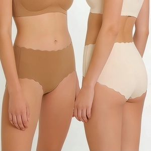 Women Seamless Scalloped Edge Panties Breathable Nylon Naked Feel Mid Waist Hip Hugging Briefs Comfortable Underwear