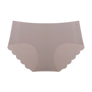 Seamless low-rise women's briefs in dusty pink with stylish scalloped wave edges