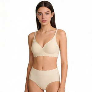 Seamless beige wavy edge lingerie set with wireless bra and high waist panties