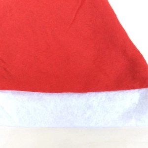 Bonnet de Noël classique rouge et blanc en intissé avec texture feutrine et design festif