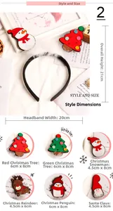 Détail de divers serre-têtes de Noël avec décorations en feutre bonhomme et sapin