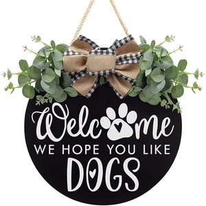 30cm Welcome sign for dog lovers with eucalyptus leaves and buffalo plaid bow