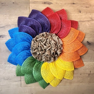 Couronne de fleurs arc-en-ciel faite main pour décoration murale et porte de maison