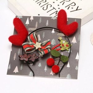 5-piece Christmas hair accessory gift set with reindeer headband and festive hair clips
