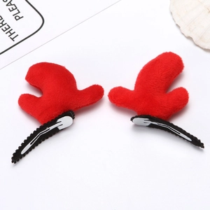 Simpatiche mollette natalizie in peluche rosso a forma di corna di renna con clip a coccodrillo