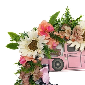 Couronne florale camion rose avec tournesols pour décoration de porte festive