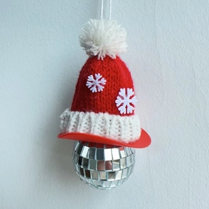 Christmas Disco Mirror Ball Hanging Ornament With Red White Knit Snowflake Hat Festive Party Holiday Home Decor Pendant