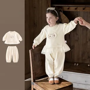 Ensemble Sweat et Pantalon pour Bébé Fille Style Coréen Texture Gaufre avec Ourlet en Patchwork de Maille Ours
