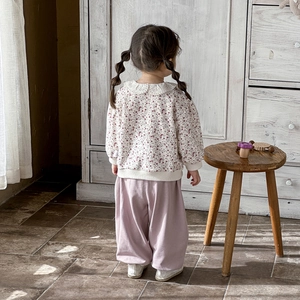 Floral long sleeve top and pink trousers set for toddler girls in vintage rural style