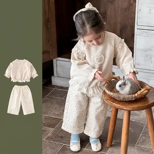 Completo di Abbigliamento Floreale Dolce per Neonata Top a Manica Lunga in Maglia a Nido d'Ape Con Bordo in Pizzo e Pantaloni