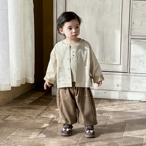 Completo primaverile per neonato con giacca in cotone a scacchi, pantaloni e t-shirt