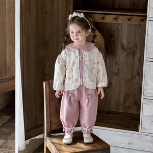 Three-piece baby girl spring knit cardigan set with floral jacket and pink trousers