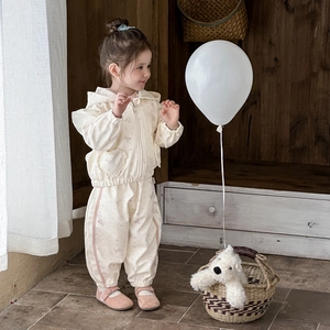 Set felpa con cappuccio e pantaloni bambina crema con orsetti lilla e tasca a cuore