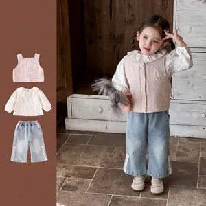 Tenue Printemps Fille Gilet Matelassé Broderie Lapin Chemise Fleurs Volants Pantalon Denim Dentelle Style Coréen