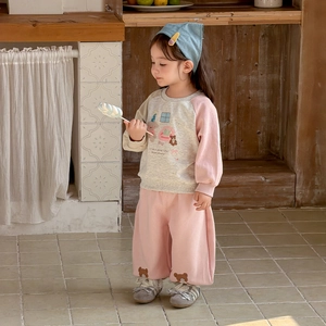 Girls' casual cotton set with cartoon bear print sweatshirt and wide-leg pink pants