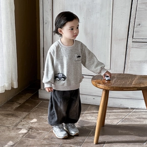 Toddler boys casual two-piece grey sweatshirt and jogger pants set with cute cartoon patches