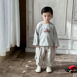 Toddler boys casual long sleeve grey t-shirt with car print and beige cargo pants outfit