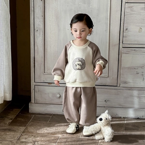Toddler boys Korean style sports tracksuit with cartoon dog patch and raglan sleeves