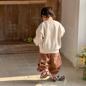 Toddler boys casual two-piece set with beige sweatshirt and brown joggers in soft cotton