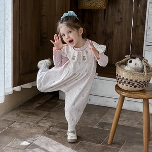 Pink toddler girls long sleeve romper with cute bear prints and white ruffle lace collar
