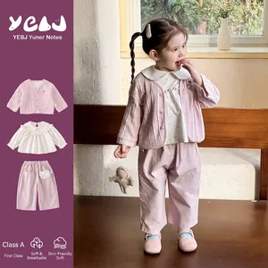 Kleinkind Baby Mädchen 3-Teiliges Frühlings-Outfit Set Süßes Blumenhemd Rippstrickjacke Und Rosa Hose Set Klasse A Baumwolle