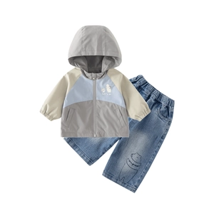 Ensemble deux pièces pour bébé garçon avec veste à capuche bicolore et jean ours
