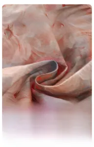 Dettaglio macro del tessuto floreale morbido, traspirante, caldo e soffice