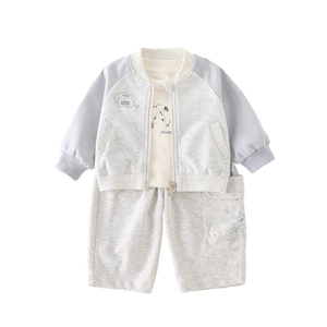 Ensemble 3 pièces pour tout-petit avec veste de baseball grise, t-shirt chien et short