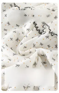 Détail du tissu de barboteuse pour bébé avec coton respirant, doux et chaud de qualité