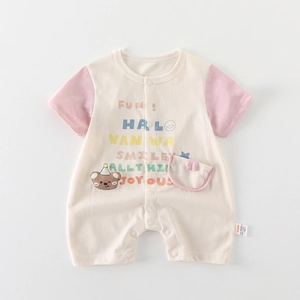 Kurzärmeliger Baby-Strampler aus Baumwolle mit bunten Buchstaben-Prints für den Sommer
