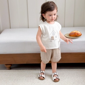 Baby boy summer casual sleeveless T-shirt and plaid shorts set with house print